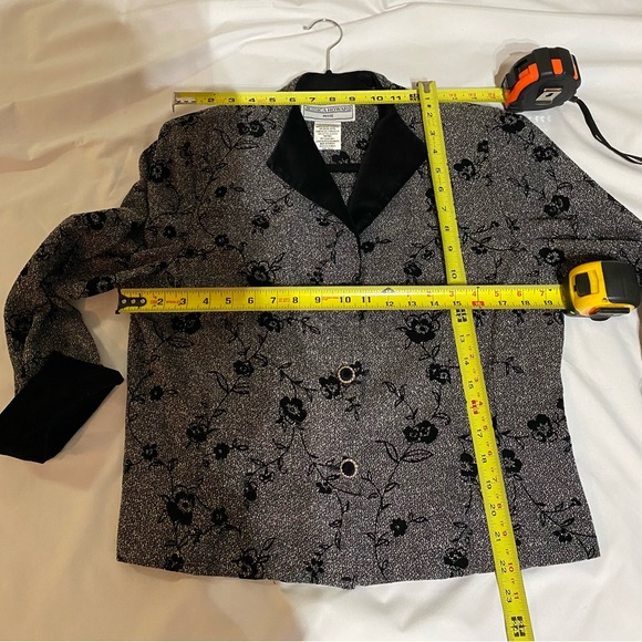 Women’s Jessica Howard size 16P dress jacket size. Gently used. - Picture 8 of 13